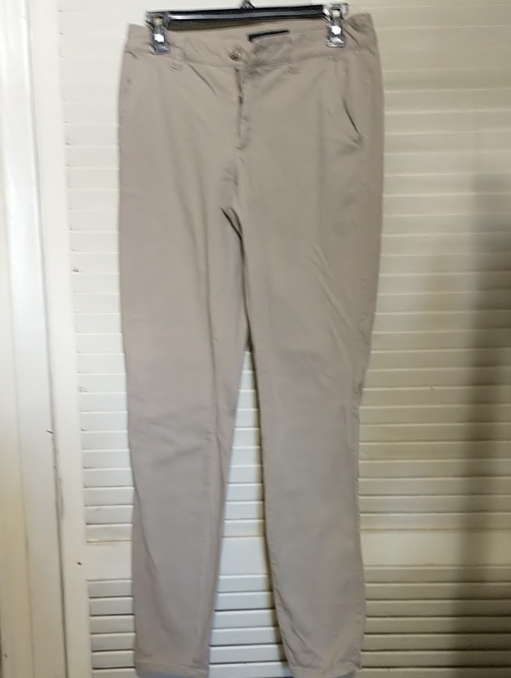 Aeropostale Skinny Fit tan womans pants size 4 long
